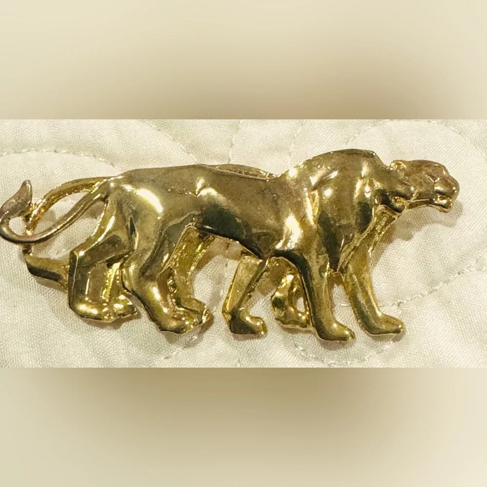 Elegant Gold Lion Brooch
